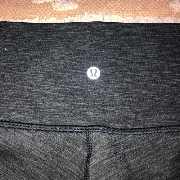 Heathered grey wunder under lululemon leggings - Picture 7 of 8